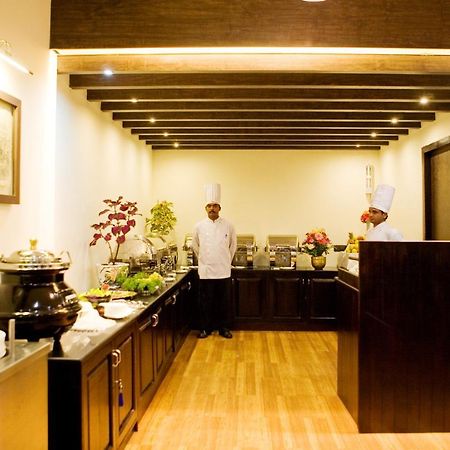 Mgm Hill Worth Resort Coonoor Restaurant photo
